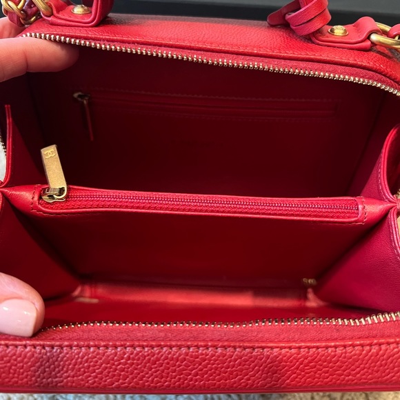 Chanel Vanity Case Bag Medium Size in rich red color - Picture 2 of 13